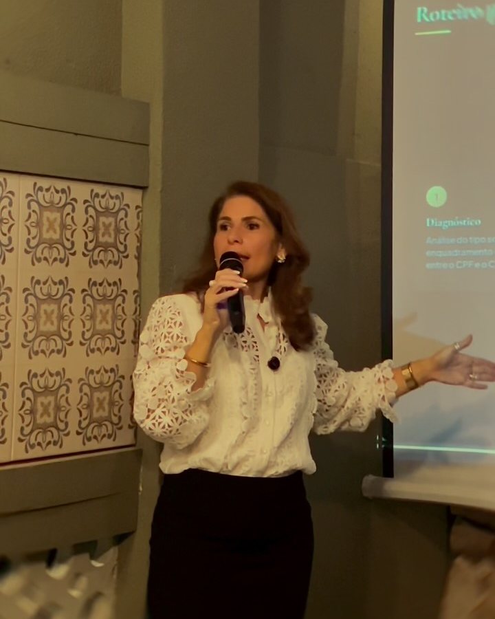 Dra. Flávia Pacheco em palestra para mulheres empreendedoras